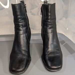Black Leather Women's‎ Boots